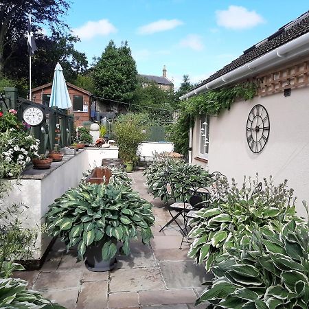 Holly Lodge Alnwick Exterior photo